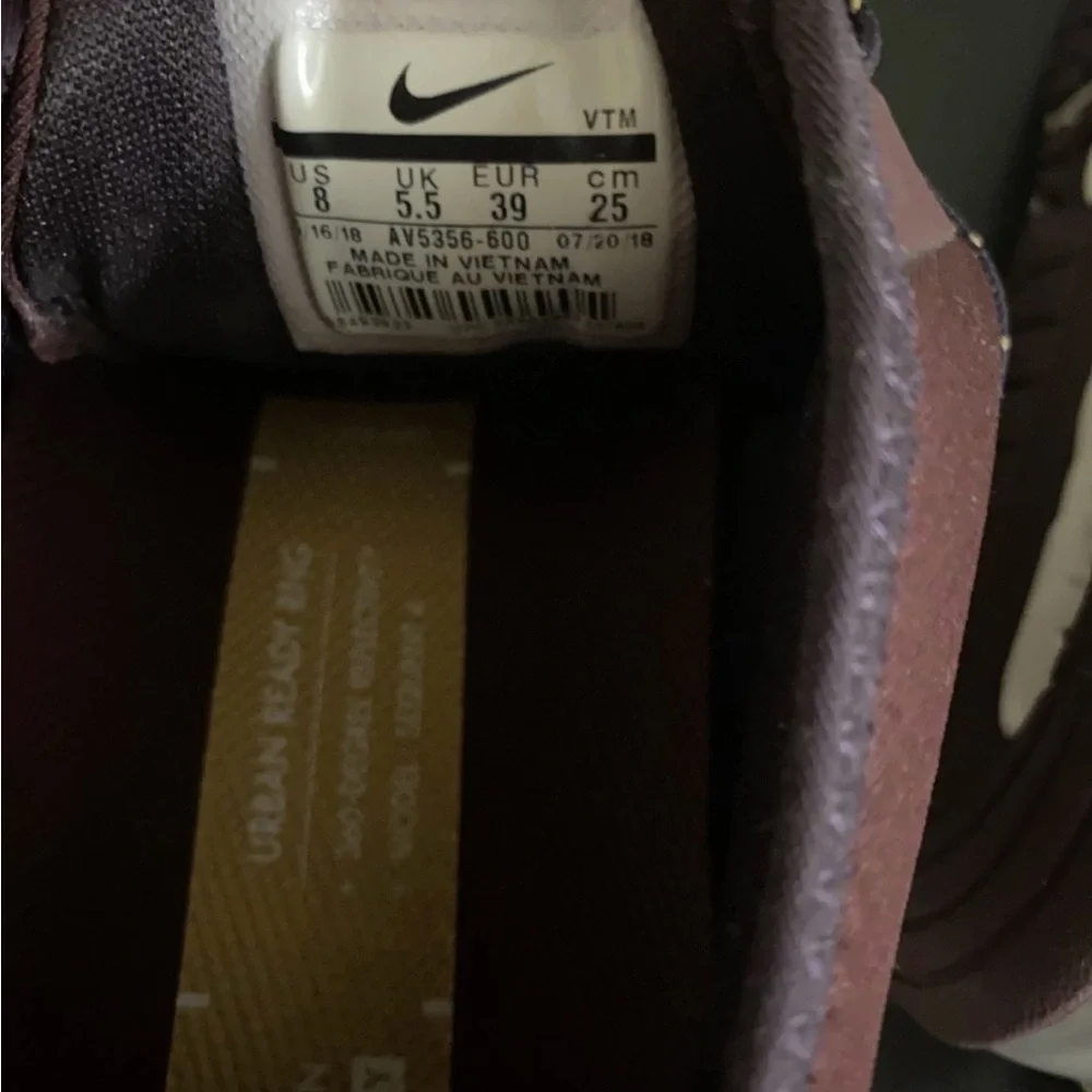 NIKE AIR MAX SEQUENT 4 UTILITY Burgundy Crush Women's Size 8